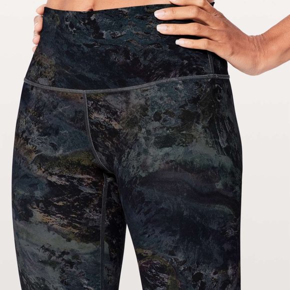 lululemon athletica Pants - like new Lululemon Wunder Under *28" Radiant Multi